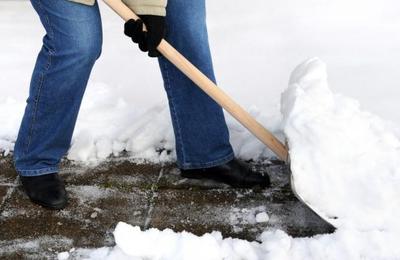 Clujenii care nu-și curăță zăpada din fața casei, riscă amenzi mari