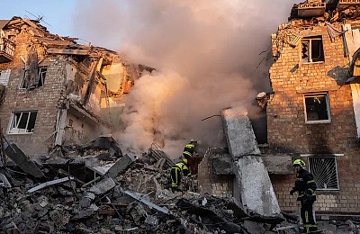 „Pacea” lui Putin. Rusia a bombardat sediul UE și Consiliul britanic din Kiev și a cerut negocieri