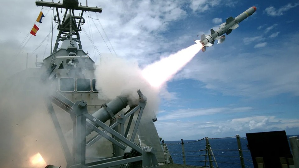 Pregătiri de război. Fregate germane cresc cu 50% puterea de foc. Primesc 96 lansatoare pentru Tomahawk