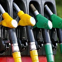 Guvernul din Austria reduce taxele pe benzină și motorină, pentru a proteja consumatorii. În România, prețul la carburanți a depășit 10 lei pentru motorina premium și benzina standard se apropie de 9 lei