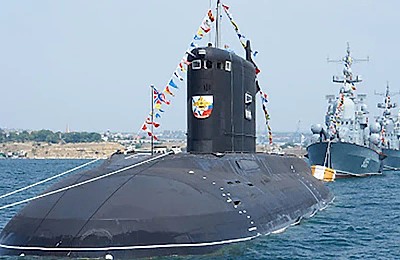 Rușii au scufundat barje la intrarea în portul Novorossiisk de teama Ucrainei. Și-au blocat Flota Mării Negre
