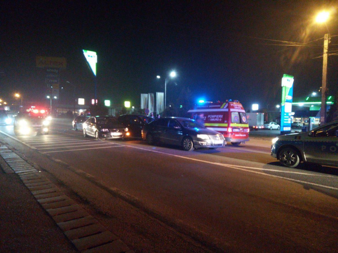 Patru mașini au fost implicate, luni dimineața, într-un accident rutier produs pe strada Vâlcele din Dej