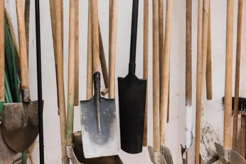 Întreținerea echipamentelor de grădinărit