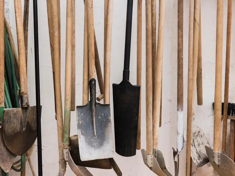 Întreținerea echipamentelor de grădinărit