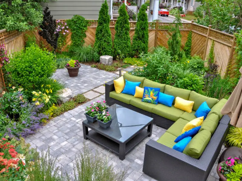 Amenajarea unei curți mici: idei creative și practice