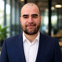 Siarem.ro, platforma AI-first care vrea să scoată „pixul și hârtia” din IMM-urile românești
