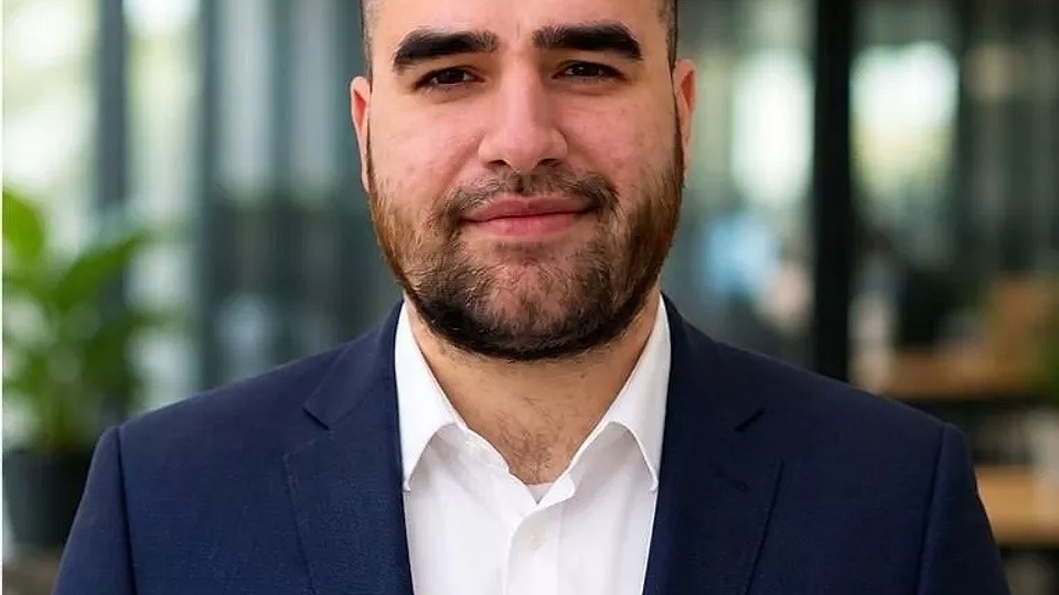 Siarem.ro, platforma AI-first care vrea să scoată „pixul și hârtia” din IMM-urile românești