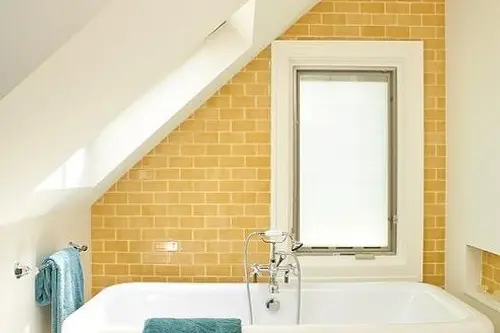 10 modele de bai moderne amenajate cu galben