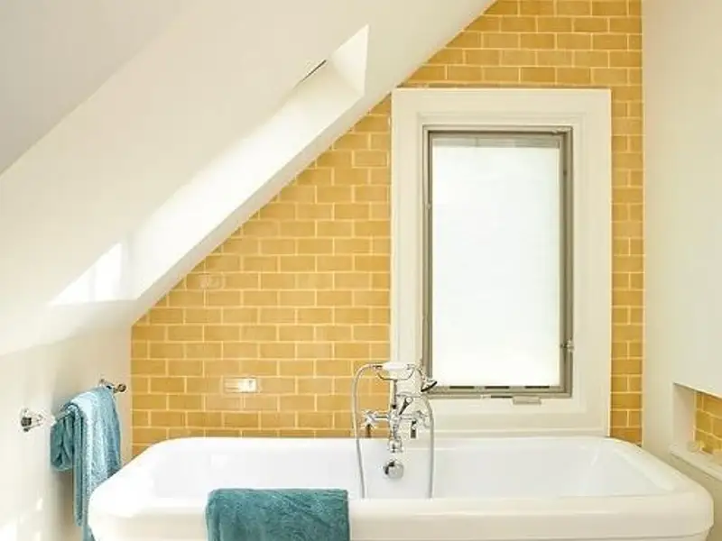 10 modele de bai moderne amenajate cu galben