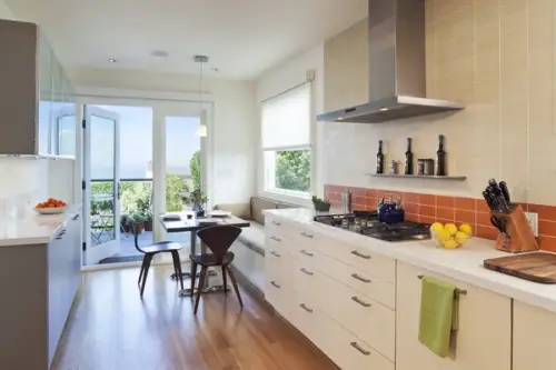 Modele de placi ceramice pentru spatiul dintre corpurile de bucatarie