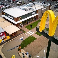 400.000 de români au mers zilnic la McDonald’s în 2025