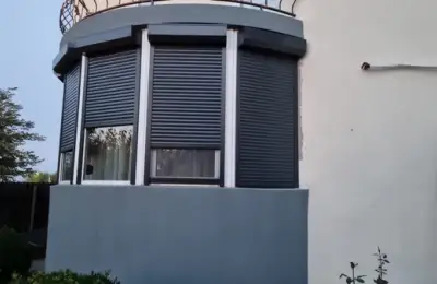 Soluții de protecție și design exterior de la V Shades: Închidere balcon și terasă, pergole și rulouri exterioare