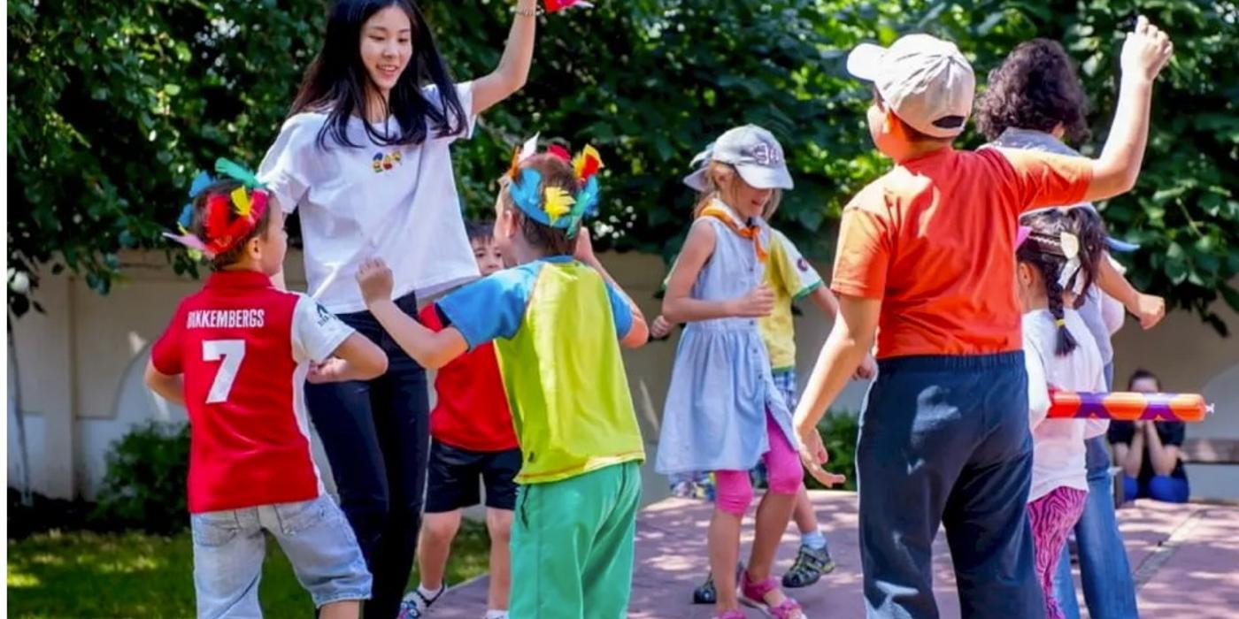 Sunt disponibile 1.000 de locuri la diferite cursuri gratuite pentru copiii din Sectorul 6 al Capitalei