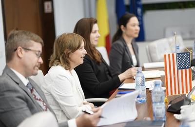 Marcel Boloş, întâlnire cu ambasadorul SUA în România – Ministrul a subliniat angajamentul ferm de a crea un climat prielnic pentru investitori şi de a asigura transparenţă şi stabilitate în mediul de afaceri