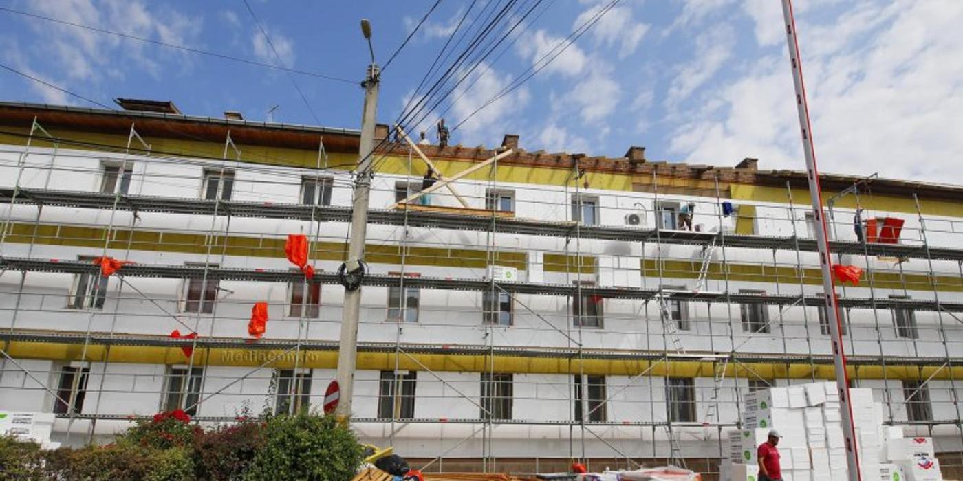 Au început lucrările de renovare energetică la o serie de blocuri din Turda