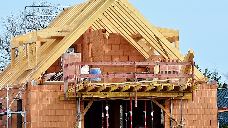Cât costă să construiești o casă în România în 2025
