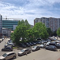 Revoluția parcărilor din Sectorul 2: Rareș Hopincă propune locuri albastre preluate de primărie și parcări supraetajate