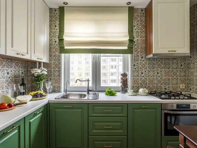 Bucatarie mica amenajata cu bun-gust