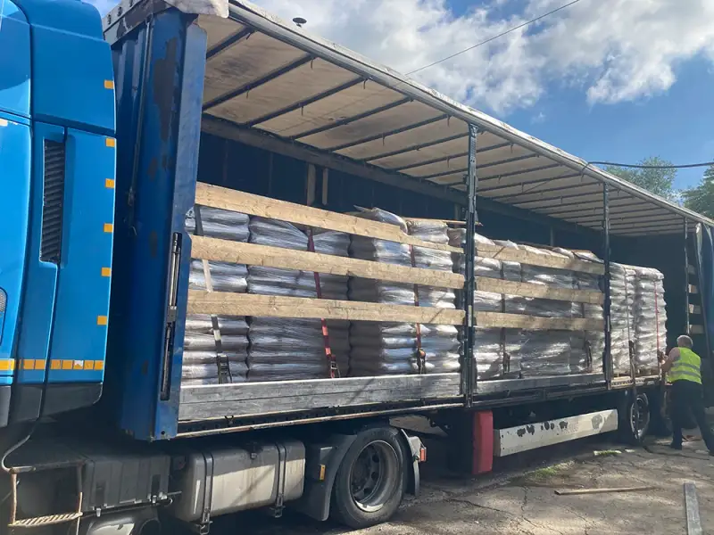 Proeko Wood încălzește casele românilor cu peleți rășinoase și lemne de foc calitate superioară