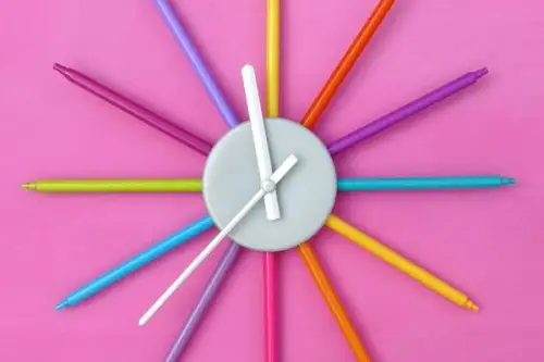 Ceas de perete din carioci, proiect DIY de weekend