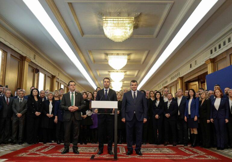 Dreapta Unită şi-a lansat programul: Le promite românilor „o alternativă reală la corupţia şi risipa PSD-PNL”