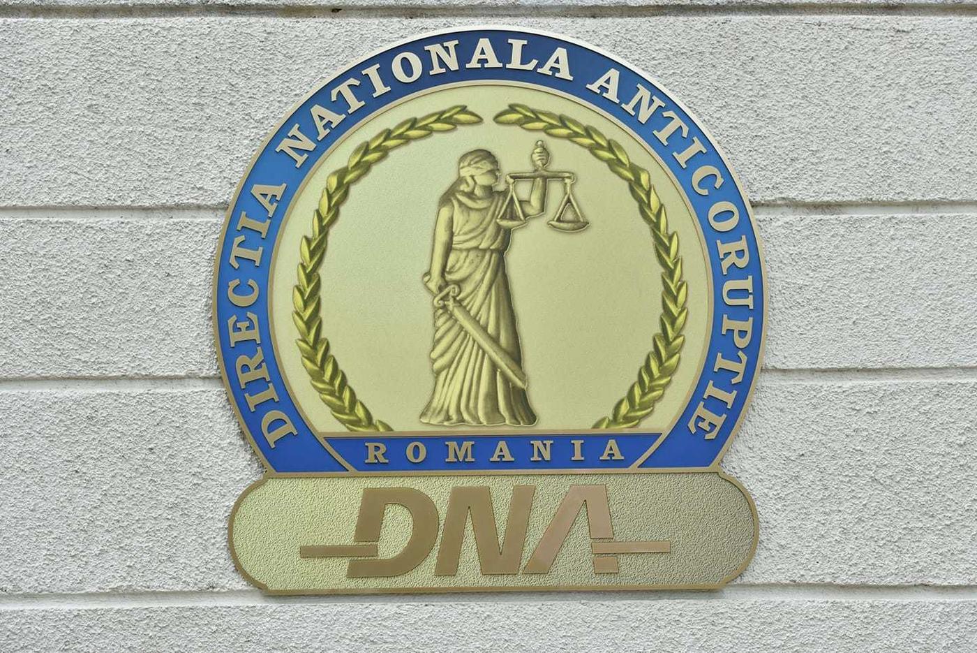 Inspectorul-şef adjunct al ITM Bihor, reţinut pentru luare de mită / Ar fi luat între 2.000 şi 4.000 de lei de la mai mulţi oameni de afaceri pentru a nu aplica sancţiuni în urma controalelor