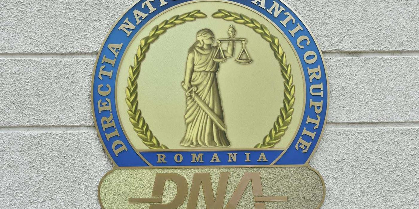 Inspectorul-şef adjunct al ITM Bihor, reţinut pentru luare de mită / Ar fi luat între 2.000 şi 4.000 de lei de la mai mulţi oameni de afaceri pentru a nu aplica sancţiuni în urma controalelor