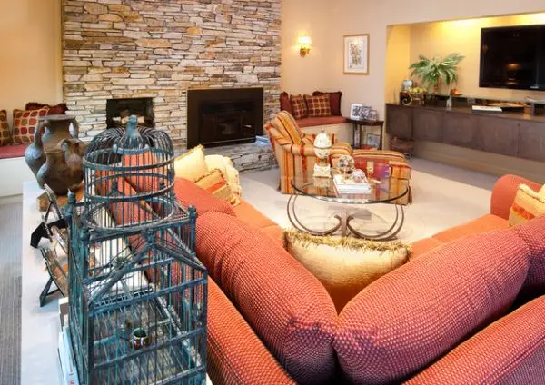 Variante de iluminat pentru camera de zi