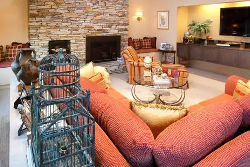 Variante de iluminat pentru camera de zi