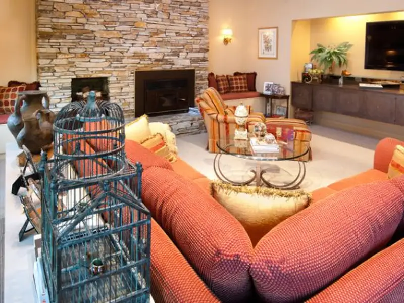 Variante de iluminat pentru camera de zi