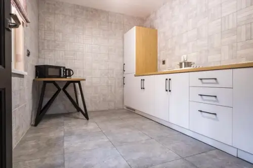 Gresia și faianța în bucătărie. La ce să acorzi atenție când le alegi