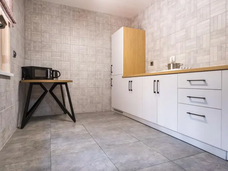 Gresia și faianța în bucătărie. La ce să acorzi atenție când le alegi