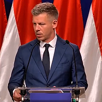 VIDEO | Peter Magyar îl acuză pe Viktor Orban că „i-a trădat” pe ungurii din România atunci când a dat un mesaj de susținere pentru George Simion la alegerile prezidențiale din 2025