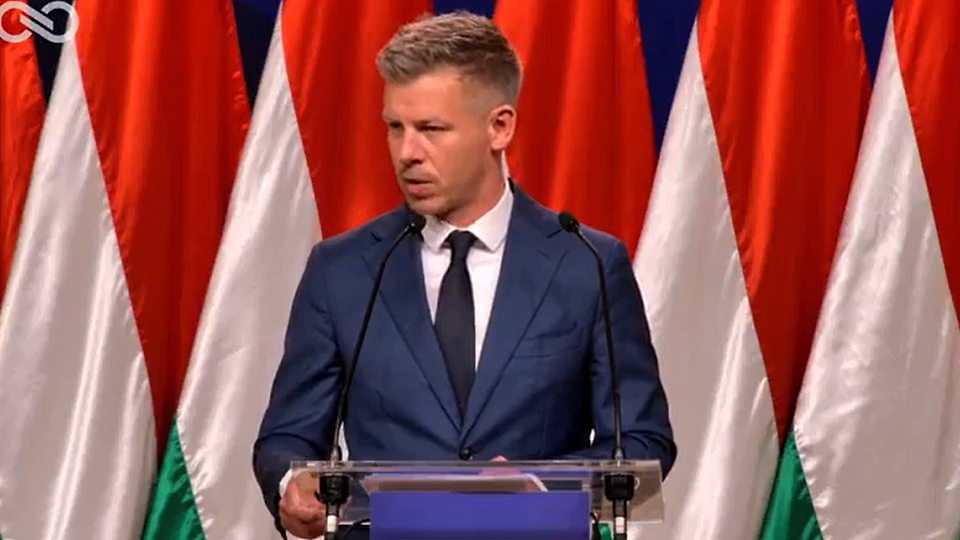 VIDEO | Peter Magyar îl acuză pe Viktor Orban că „i-a trădat” pe ungurii din România atunci când a dat un mesaj de susținere pentru George Simion la alegerile prezidențiale din 2025