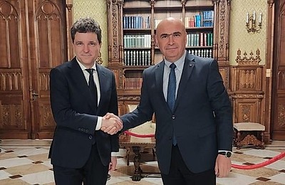 Euro a depășit pragul de 5,1 lei: În spațiul public se acreditează ideea că ar fi din cauza debarcării Guvernului Bolojan | Românii au fost speriați cu aceeași marotă și la alegerile prezidențiale din 2025