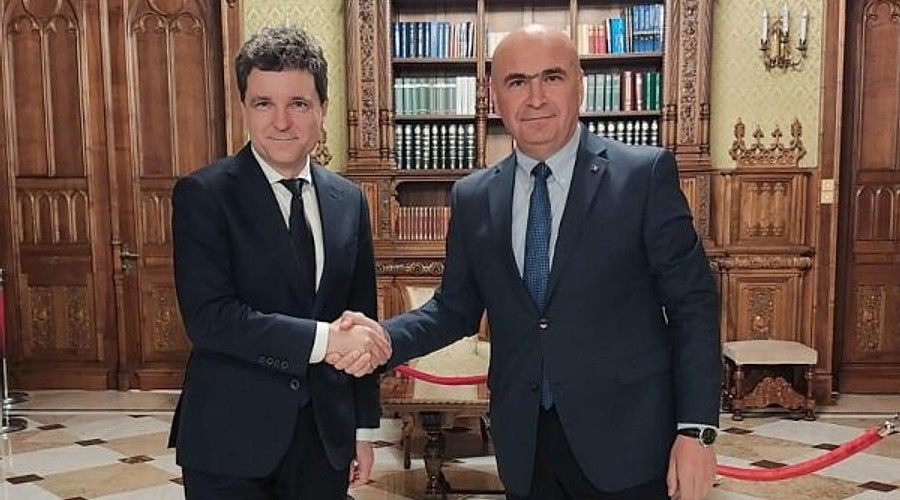Euro a depășit pragul de 5,1 lei: În spațiul public se acreditează ideea că ar fi din cauza debarcării Guvernului Bolojan | Românii au fost speriați cu aceeași marotă și la alegerile prezidențiale din 2025