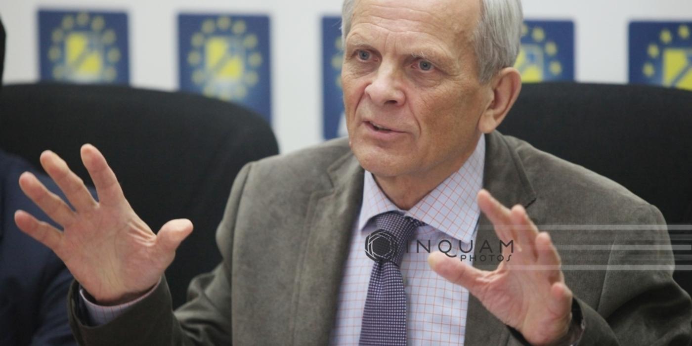 Stolojan, despre noul pachet de măsuri fiscale: Şi eu sunt nemulţumit şi sunt foarte mulţi oameni nemulţumiţi pe diferite bucăţele din acest proiect de lege