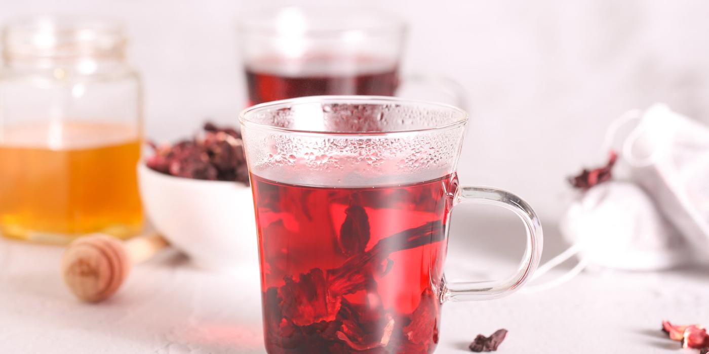 Ce beneficii și efecte adverse are ceaiul de hibiscus asupra organismului