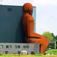 13 cladiri ciudate, de prin lume adunate. Bucurestiul are o prezenta in top!