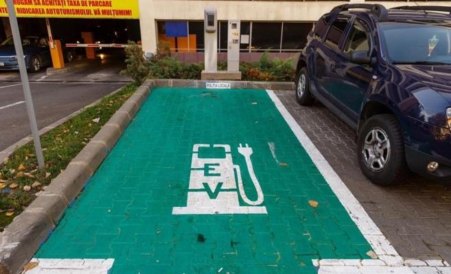 10 stații de reîncărcare urmează să fie instalate la Cluj Arena