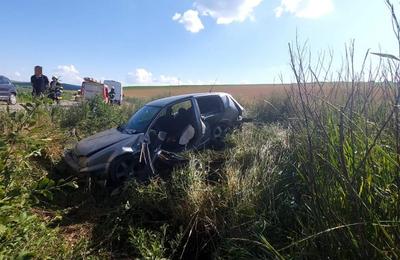 Un tânăr a ajuns la spital, după ce s-a răsturnat cu mașina la ieșire din localitatea Cojocna