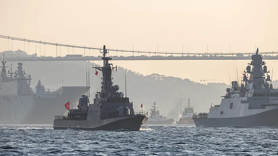 Turcia, gata să preia comanda în Marea Neagră. Rusia atacă porturile cu rachete balistice