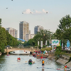Orașul văzut de pe apă: Începe „Dâmbovița Apă Dulce” cu plimbări gratuite cu caiacul