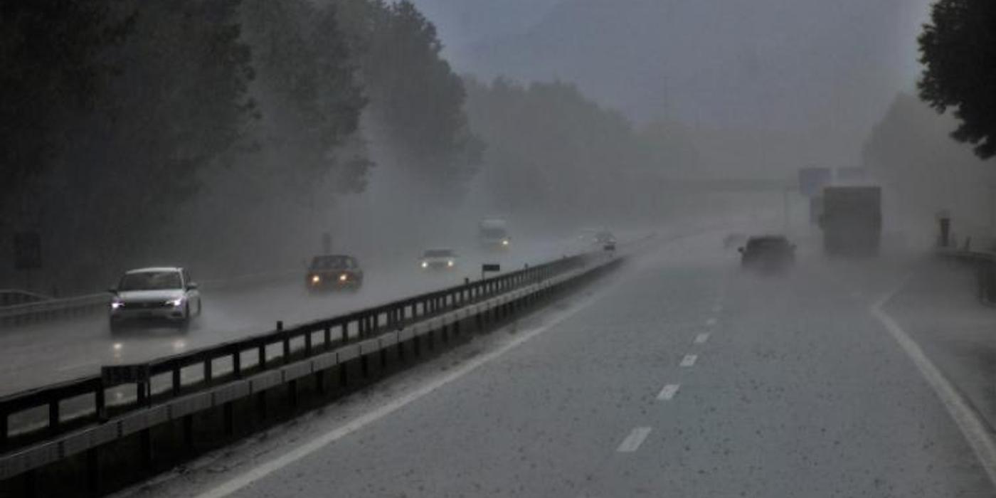 Șoferii care circulă pe Autostrada Transilvania, pe tronsonul Turda Borș, sfătuiți să reducă viteza