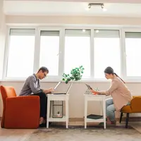 Sfaturi pentru a crea acasă un birou funcțional pentru două persoane