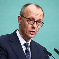 „Nu văd niciun motiv pentru care americanii ar trebui să încerce să salveze democrația în Europa”. Cancelarul Germaniei Friedrich Merz are un mesaj pentru Trump