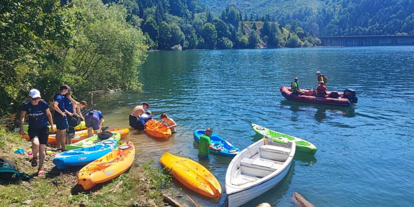 În perioada 12-14 iulie, a avut loc prima mare acțiune de ecologizare a Lacului Floroiu