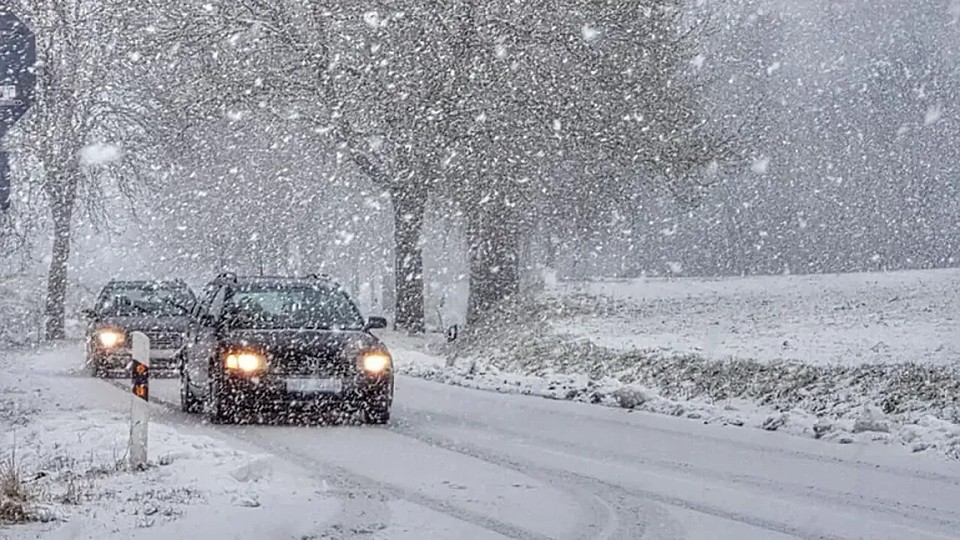 Prognoza meteo, 22 februarie. Ninsori și ploi. Risc crescut de polei