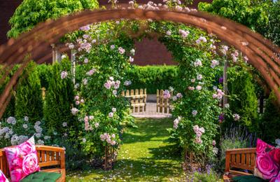 Tendințe în amenajarea grădinii în stil Art Deco