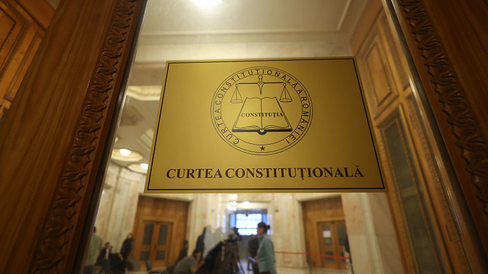 CCR analizează legea pensiile speciale. Înalta Curte şi partidele de opoziţie atacă actul normativ